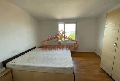 Apartament cu 3 camere semidecomandat în Făgăraș - 1