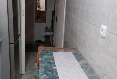 Garsoniera decomandata, etaj intermediar zona Astra - 3