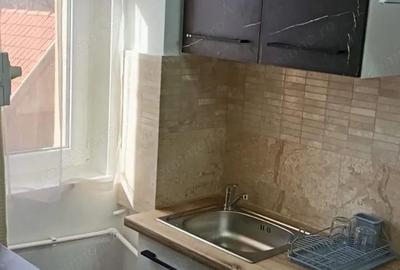 Garsonieră decomandată în Central - 2