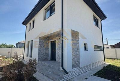 Casă individuală cu 4 camere cu Canalizare în Vidra