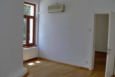 De Inchiriat Apartament 6 camere, C. Victoriei - Sala Palatului sect 1 - 6