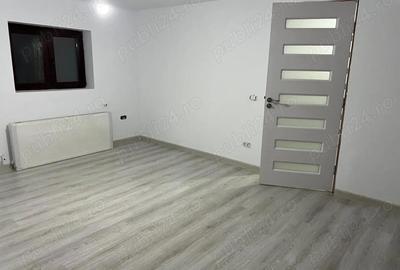 Casă cu 4 camere cu Teren 150 Mp în Central - 1
