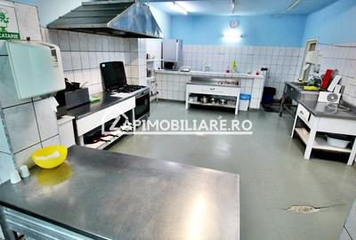 Pensiune aproape de centru,10 camere,13 băi,1 restaurant - 7