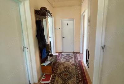 Casă cu 3 camere în Central - 1