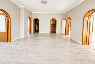 Casă individuală cu 7 camere cu Teren 660 Mp în Sânmartin - 12