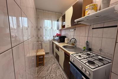 Apartament 2 camere, semidecomandat, 41 mp, Craiovita, Bulevardul Tineretului - 5