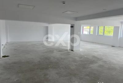Spațiu comercial, de 300 mp, în Central