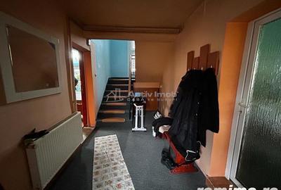 Casă cu 5 camere cu Teren 502 Mp în Bocșa