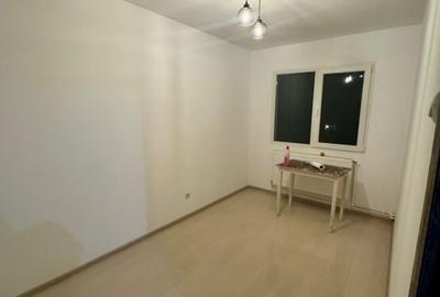 Apartament cu 3 camere semidecomandat în Podu Roș - 5