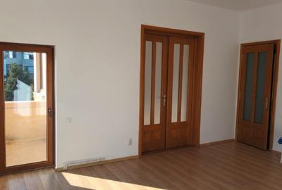 Apartament ultracentral, in vila P+1 - 12