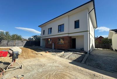 Duplex cu 6 camere cu Canalizare în Florești - 25