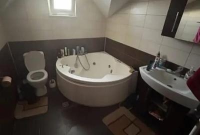 Casă cu 4 camere cu Teren 500 Mp în Malu Mare - 2