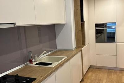 Apartament cu 3 camere decomandat, mobilat în P-ța Universității - 11