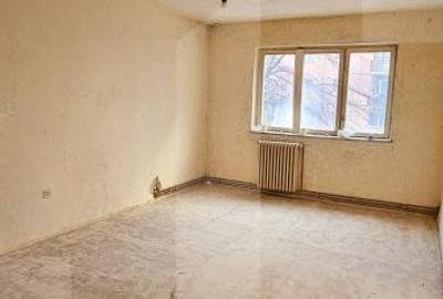 Apartament cu 3 camere decomandat în Simeria - 2