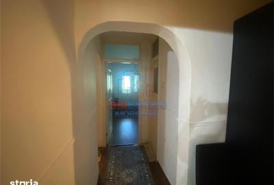 Apartament cu 4 camere decomandat în Nicolina - 9