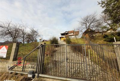 Casă cu 4 camere cu Teren 1680 Mp în Central - 8