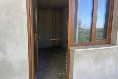 Casa de in sat Botarlau , parter si mansarda cu suprafata - 16