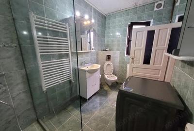 Casa tradi?ionala, mobilata ?i utilata, situata in centrul satului Polovragi - 3