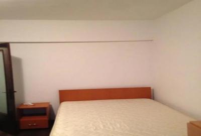 Garsonieră decomandată în Central - 2