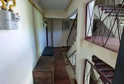 A 19 apartament energiei 59900 etajul 1 , 3 camere - 12