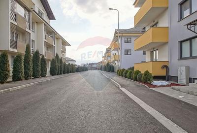 Apartament cu 2 camere semidecomandat, mobilat în Tractorul - 23