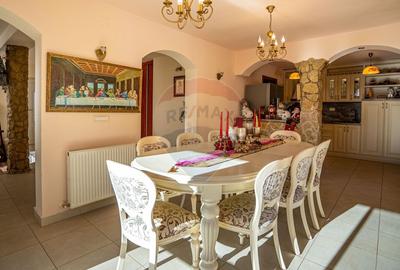 Vila de lux  cu 6 camere de vanzare /534 mp teren/Simon Bran - 18