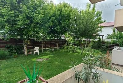 Apartament  de vanzare 4 camere si curte/ Domnesti - 14