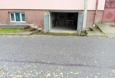 Inchiriez spa?iu garaj pentru depozit - 1