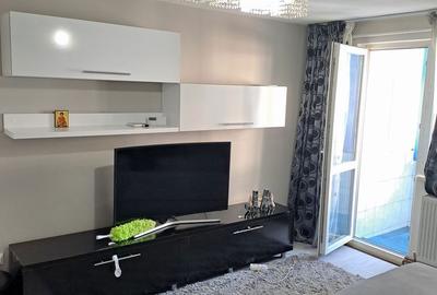 Apartament cu 3 camere în Craiovița Nouă