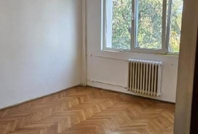 Apartament cu 3 camere decomandat în Titan - 3