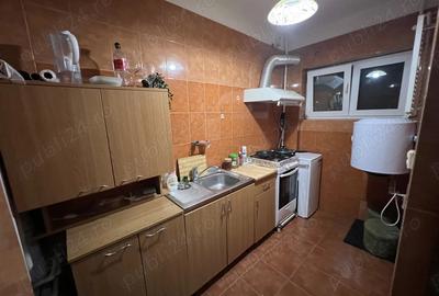 Garsonieră decomandată în Eroii Revoluției - 2