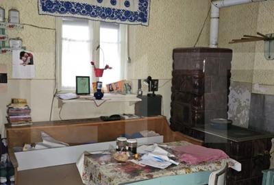 Casă cu 3 camere cu Teren 863 Mp în Central - 1