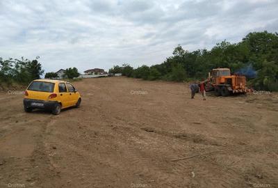 Teren de 4645 mp, în Coșoveni