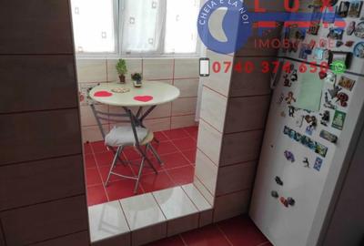 Apartament cu 3 camere decomandat în Babadag - 2
