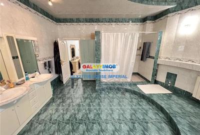 Casă cu 8 camere cu Canalizare în 13 Septembrie - 14