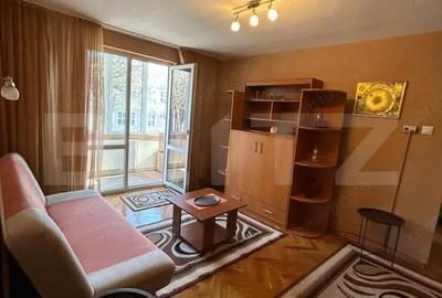 Apartament cu 2 camere semidecomandat în 7 Noiembrie