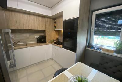 Apartament cu 3 camere, 2 locuri de parcare. Incalzire pardoseala. Comision 0 - 3
