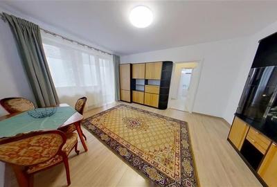 Apartament cu 2 camere semidecomandat, mobilat în Central