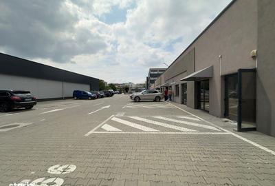 Spațiu comercial, de 808 mp, în Baza 3 - 15