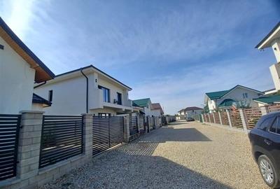 Duplex cu 4 camere cu Canalizare în Măgurele