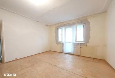Apartament cu 2 camere semidecomandat în Micro 5 - 7