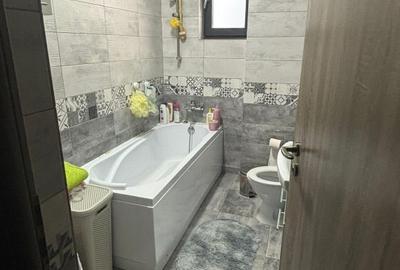 Garsonieră decomandată în Valea Adâncă - 9