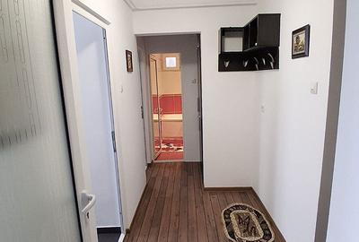Apartament cu 2 camere decomandat în Micro 19