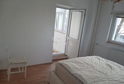 Apartament cu 3 camere semidecomandat, mobilat în Ghencea - 2