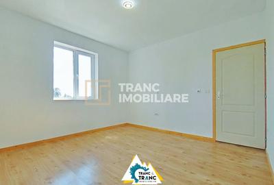 Casă cu 6 camere cu Teren 290 Mp în Sânleani - 3