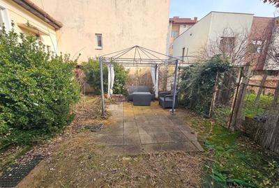 Casă cu 3 camere în Spitalul Județean