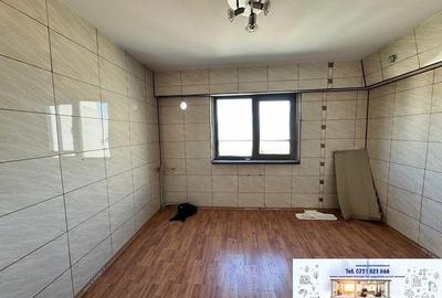 Apartament cu 3 camere decomandat în Micro 17