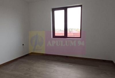 Casă cu 3 camere cu Teren 382 Mp în Săbăreni