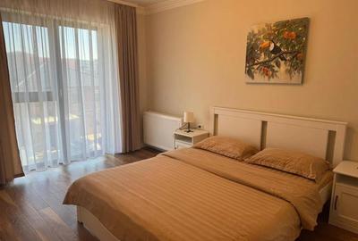 Apartament cu 2 camere decomandat, mobilat în Tractorul - 4