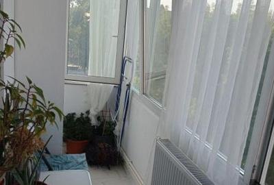 Apartament cu 2 camere decomandat în CET - 6